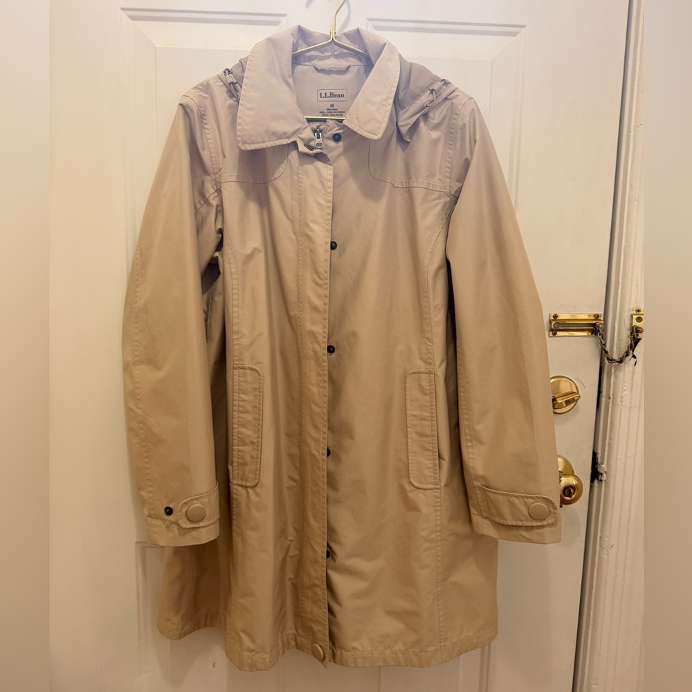 L.L. Bean Women's Beige Trench Coat Medium